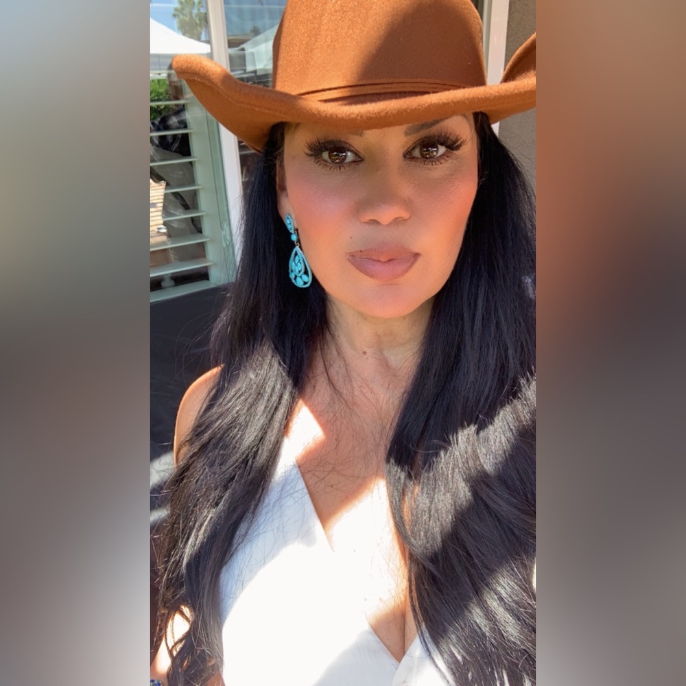 ♥️@Moracris431 is live! Please like this notification for live shows! - Picture 8 of 16
